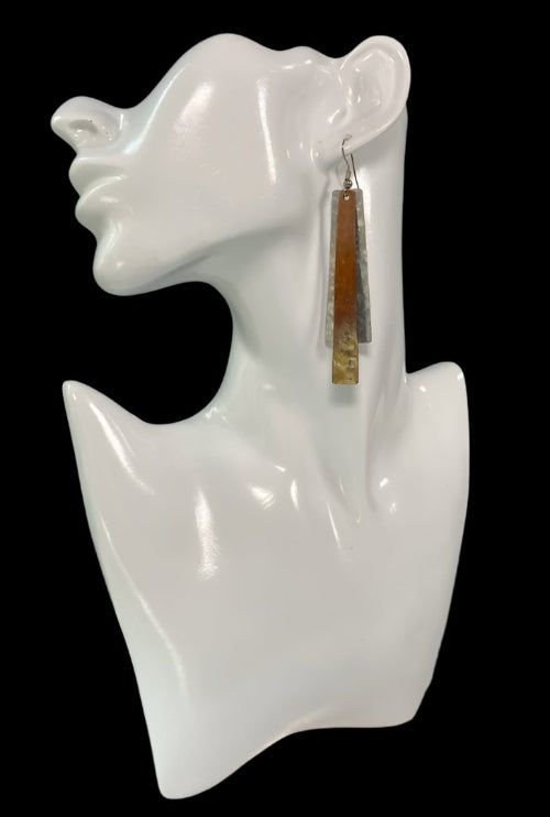 Copper Chic Earrings1. Aluminum and Copper metal earrings are definitely chic looking. Measuring 2 3/4" not including the Sterling silver ear wire. Every pair will be different in it's color variations, based on the torching process and could include; yellow, gray, blue and reddish brown.